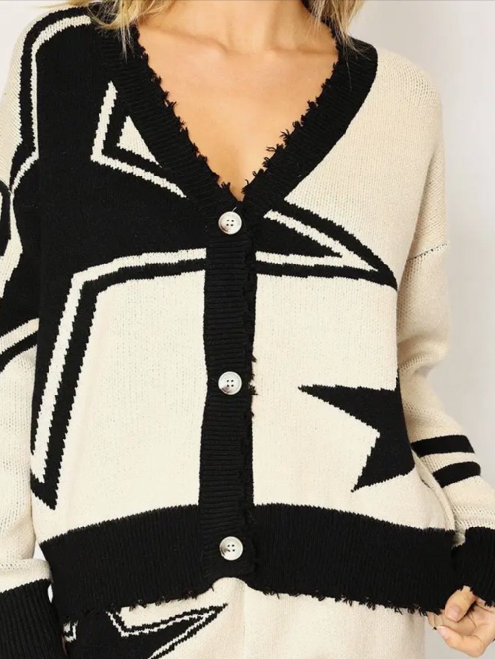 ShopEvelynne Black and Cream Star-Patterned V-Neck Cardigan
